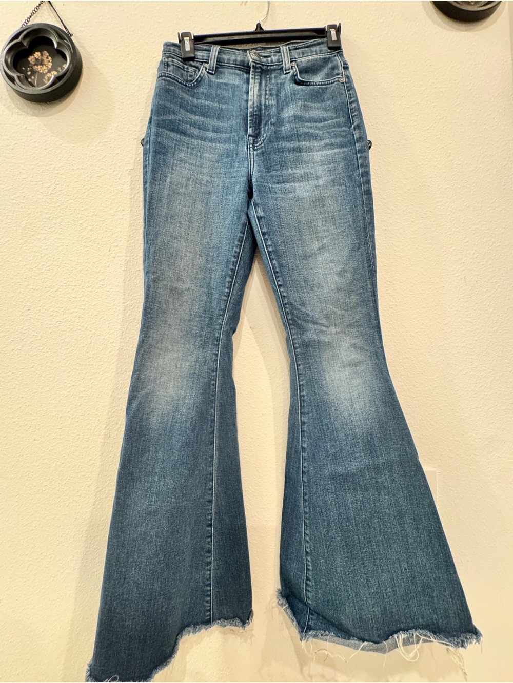 7 For All Mankind Blue High-Waist Flared Women’s Jeans with Custom Patch Detail - Picture 4 of 9